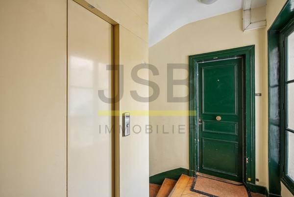 75002 - APPARTEMENT FAMILIAL ENTIEREMENT RENOVE - DERNIER ETAGE ASCENSEUR