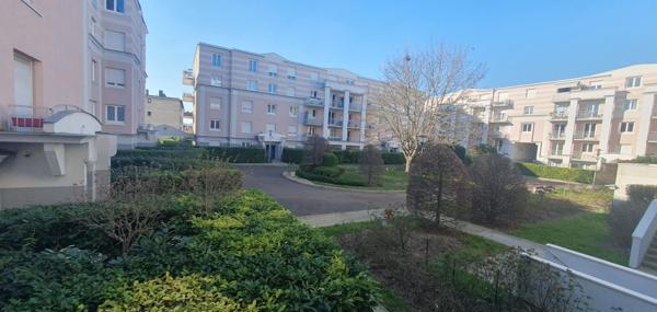 Appartement  MEUBLE  L'Hay Les Roses 2 pièce(s) 31 m2