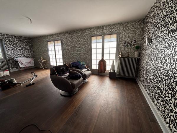 Maison avec piscine dans Chef Boutonne