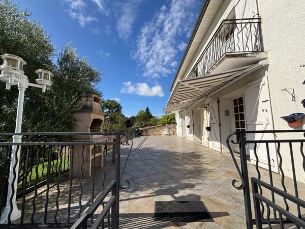 Maison avec piscine dans Chef Boutonne