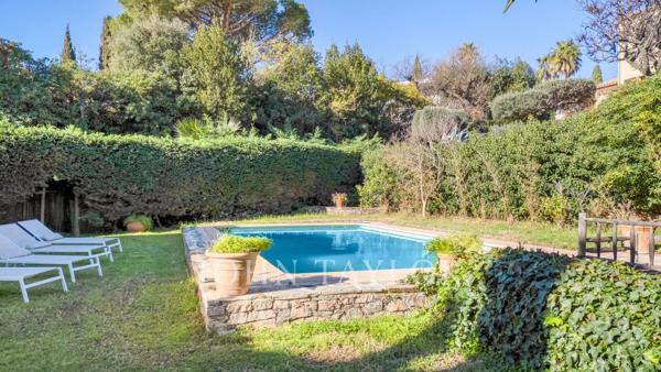 Villa en première ligne à Carqueiranne