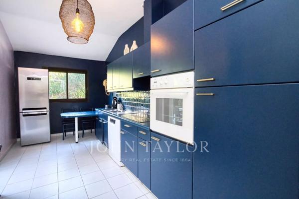 Villa en première ligne à Carqueiranne