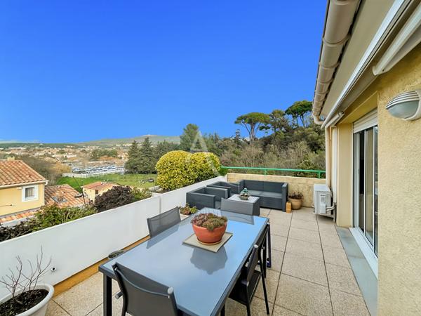 Bel Appartement 3 pièces de 70 m2 en dernier étage sur Château-Gombert 13013