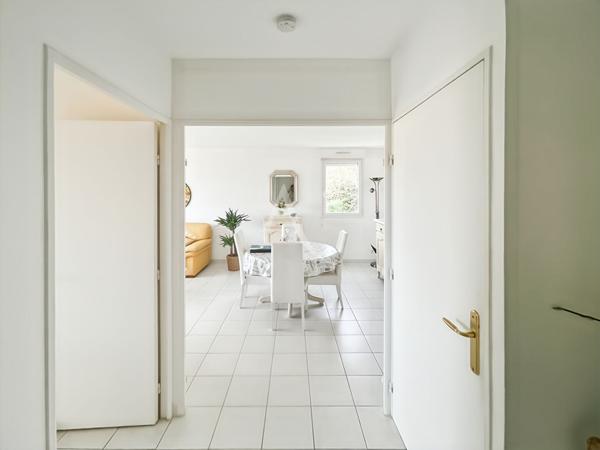 Bel Appartement 3 pièces de 70 m2 en dernier étage sur Château-Gombert 13013