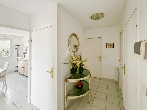 Bel Appartement 3 pièces de 70 m2 en dernier étage sur Château-Gombert 13013
