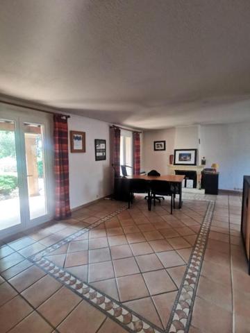 Villa Le Muy 5 pièce(s) 121 m2