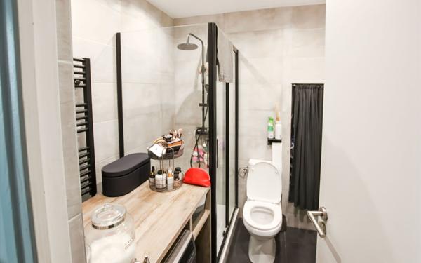 Appartement à vendre    2 pièces •  Nice