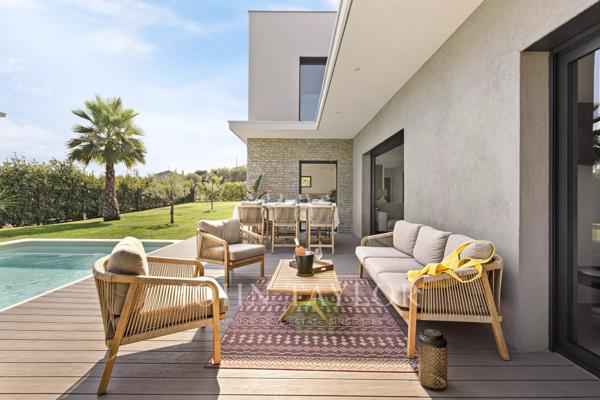 Élégante villa neuve à louer à Mougins - Piscine chauffée, 4 chambres en suite