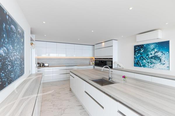 Roquebrune Cap Martin - Villa contemporaine d'exeption - Vue mer panoramique - Piscine - Studio indépendant