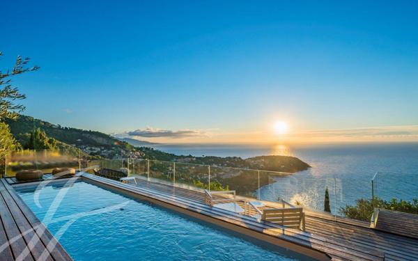 Roquebrune Cap Martin - Villa contemporaine d'exeption - Vue mer panoramique - Piscine - Studio indépendant