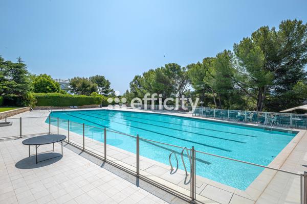 Appartement
         3 pièces
        - 100 m² Bien prestige 649 900 € *