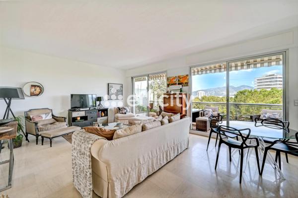 Appartement
         3 pièces
        - 100 m² Bien prestige 649 900 € *