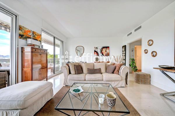 Appartement
         3 pièces
        - 100 m² Bien prestige 649 900 € *