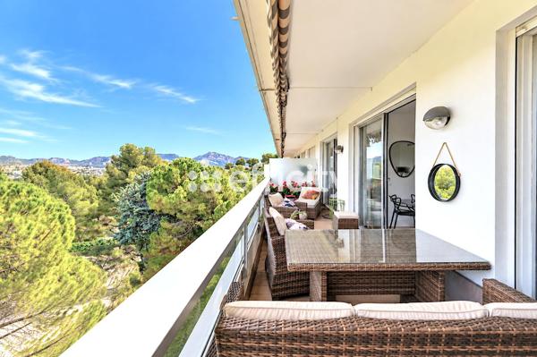 Appartement
         3 pièces
        - 100 m² Bien prestige 649 900 € *