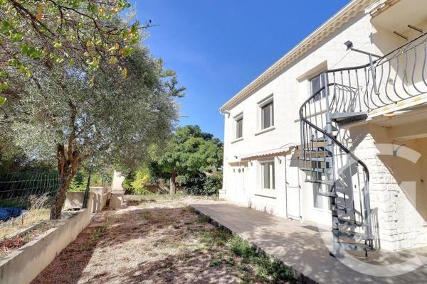 Maison à vendre  7 pièces - 157 m 2   CARPENTRAS  - 84