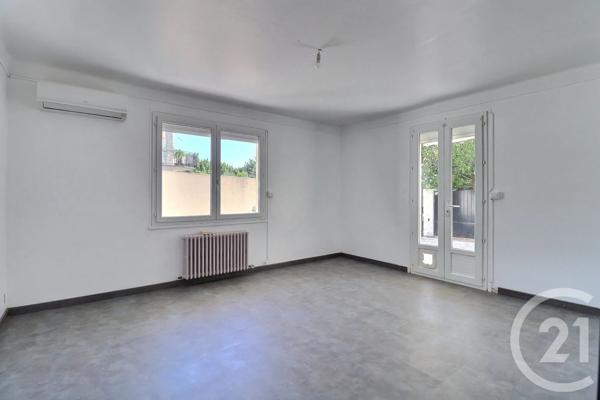 Maison à vendre  7 pièces - 157 m 2   CARPENTRAS  - 84