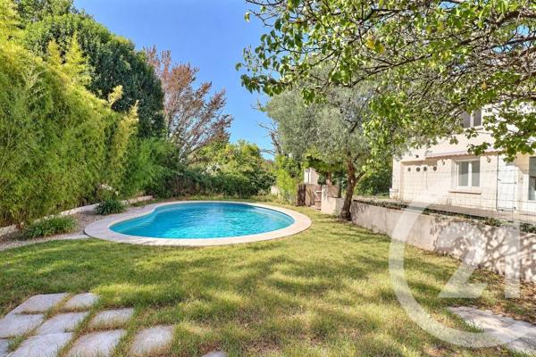 Maison à vendre  7 pièces - 157 m 2   CARPENTRAS  - 84