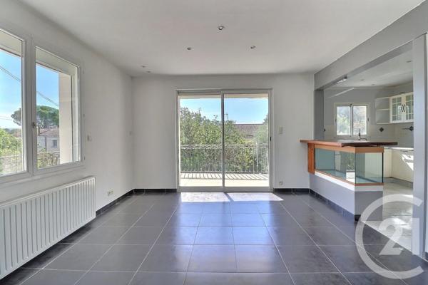 Maison à vendre  7 pièces - 157 m 2   CARPENTRAS  - 84