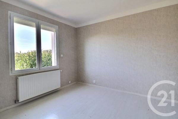 Maison à vendre  7 pièces - 157 m 2   CARPENTRAS  - 84