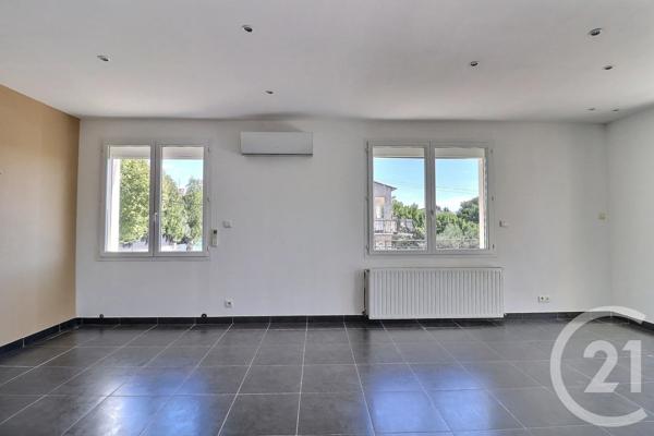 Maison à vendre  7 pièces - 157 m 2   CARPENTRAS  - 84