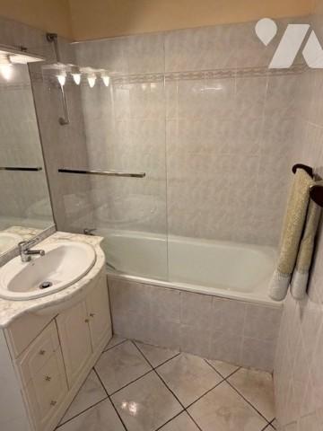 Appartement deux pièces bâtiment F4 situé à CERGY avec terrasse et stationnement