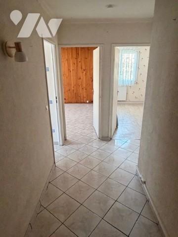 Appartement deux pièces bâtiment F4 situé à CERGY avec terrasse et stationnement
