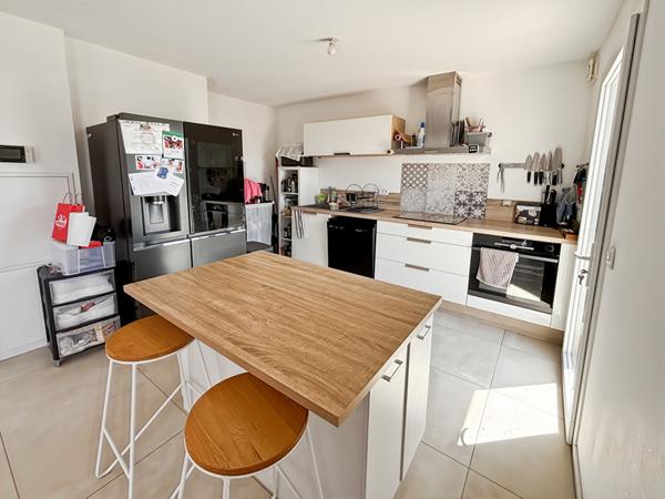 APPARTEMENT T3 avec terrasse et parking