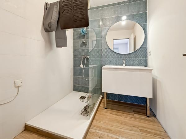 APPARTEMENT T3 avec terrasse et parking
