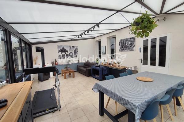 Maison à vendre 10 pièces de 300 m² à Mesnils-sur-Iton