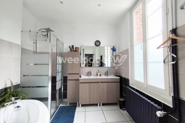 Maison à vendre 10 pièces de 300 m² à Mesnils-sur-Iton