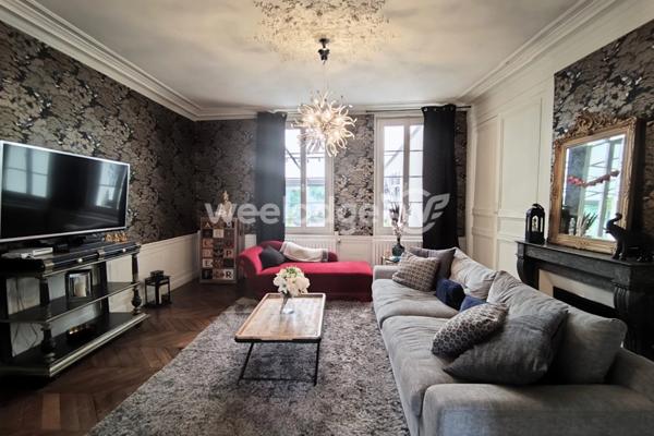 Maison à vendre 10 pièces de 300 m² à Mesnils-sur-Iton