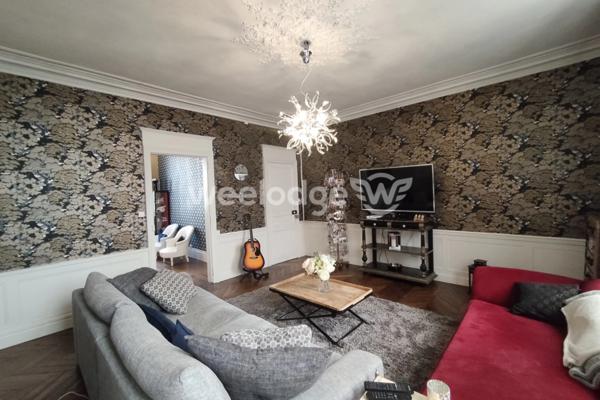 Maison à vendre 10 pièces de 300 m² à Mesnils-sur-Iton