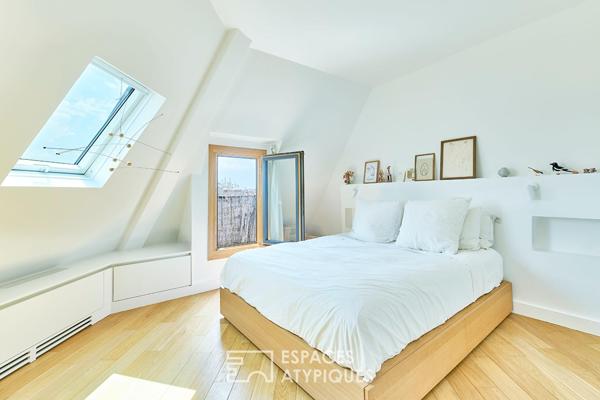 Lumineux duplex traversant en dernier étage avec balcon – quartier Maubeuge-Martyrs