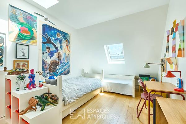 Lumineux duplex traversant en dernier étage avec balcon – quartier Maubeuge-Martyrs