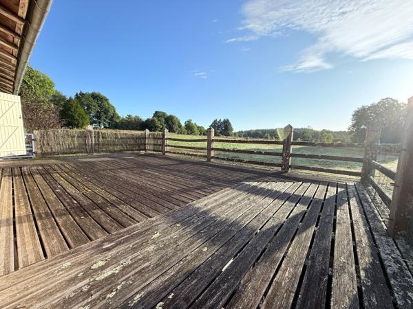 Proprieté avec grande maison, 2 gites locatifs, carrière et boxs pour chevaux, 12.5 hectares de terrain