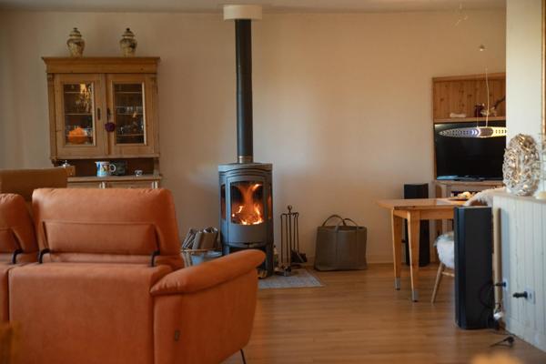 Proprieté avec grande maison, 2 gites locatifs, carrière et boxs pour chevaux, 12.5 hectares de terrain