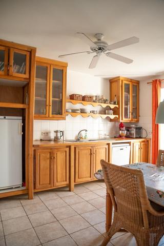 Proprieté avec grande maison, 2 gites locatifs, carrière et boxs pour chevaux, 12.5 hectares de terrain