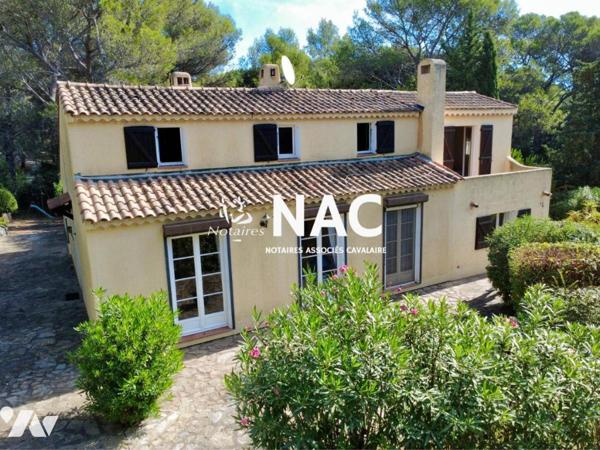 EXCLUSIVITE - Villa à rénover de 170m² habitable sur un terrain de 1190m²