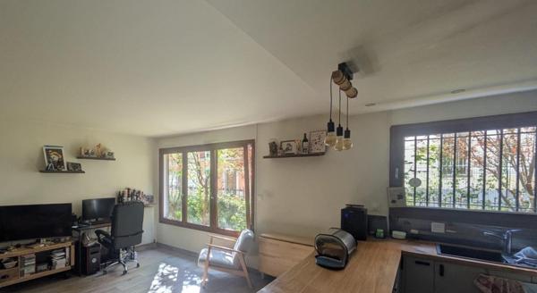 Beau 2 pièces dans le bas Montmartre