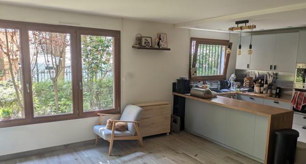 Beau 2 pièces dans le bas Montmartre