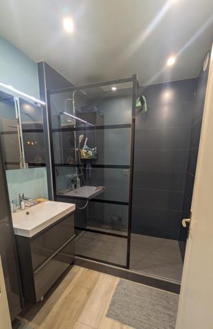 Beau 2 pièces dans le bas Montmartre