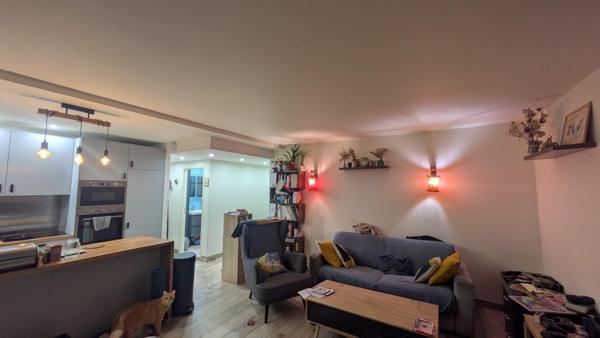 Beau 2 pièces dans le bas Montmartre