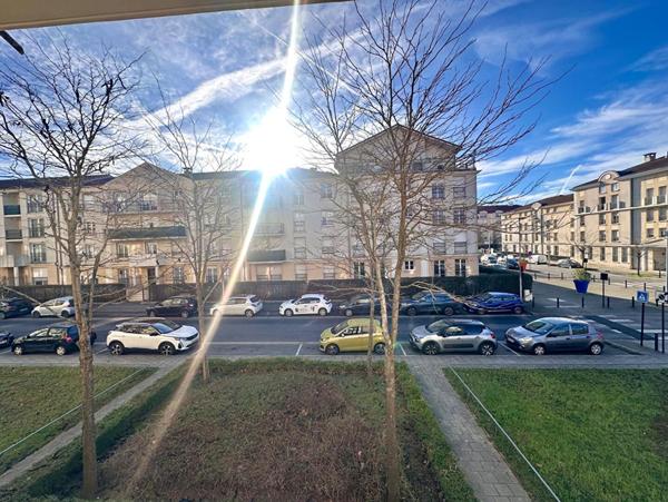 Appartement meublé hypercentre Bussy Saint Georges 1 pièce(s) 30.95 m2 + parking