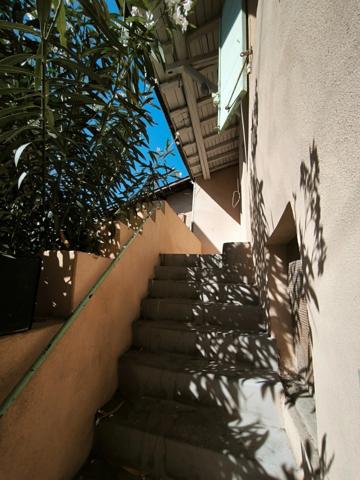Maison de ville à fort potentiel – 65,69 m² habitables + balcon+ sous-sol de 46 m² – Grigny-sur-Rhône
