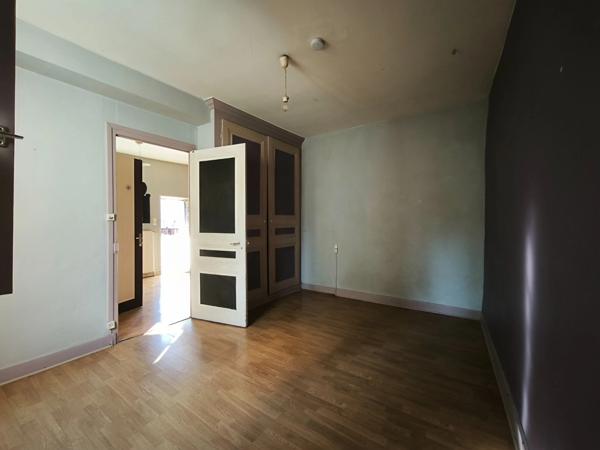 Maison de ville à fort potentiel – 65,69 m² habitables + balcon+ sous-sol de 46 m² – Grigny-sur-Rhône
