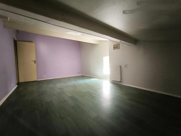 Maison de ville à fort potentiel – 65,69 m² habitables + balcon+ sous-sol de 46 m² – Grigny-sur-Rhône