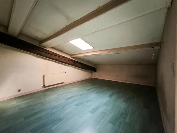 Maison de ville à fort potentiel – 65,69 m² habitables + balcon+ sous-sol de 46 m² – Grigny-sur-Rhône