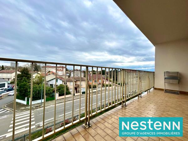 Appartement T4 Secteur Cusset Nord - Métro A - Place de parking - cave - vue dégagée - ascenseur