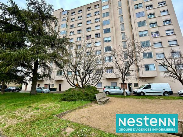 Appartement T4 Secteur Cusset Nord - Métro A - Place de parking - cave - vue dégagée - ascenseur