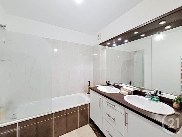 Appartement T4 à vendre  4 pièces - 79,72 m 2   BORDEAUX  - 33